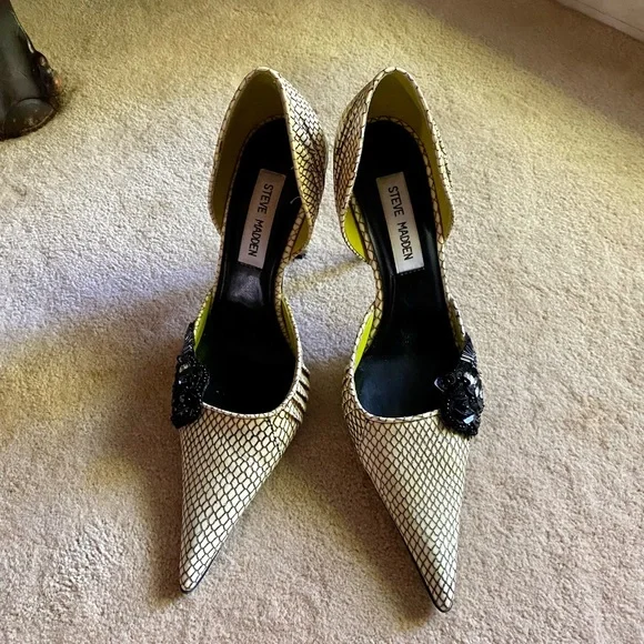 Steve Madden 6.5 Green Black Snakeskin Stiletto Pump Silver Heels - Picture 2 of 10